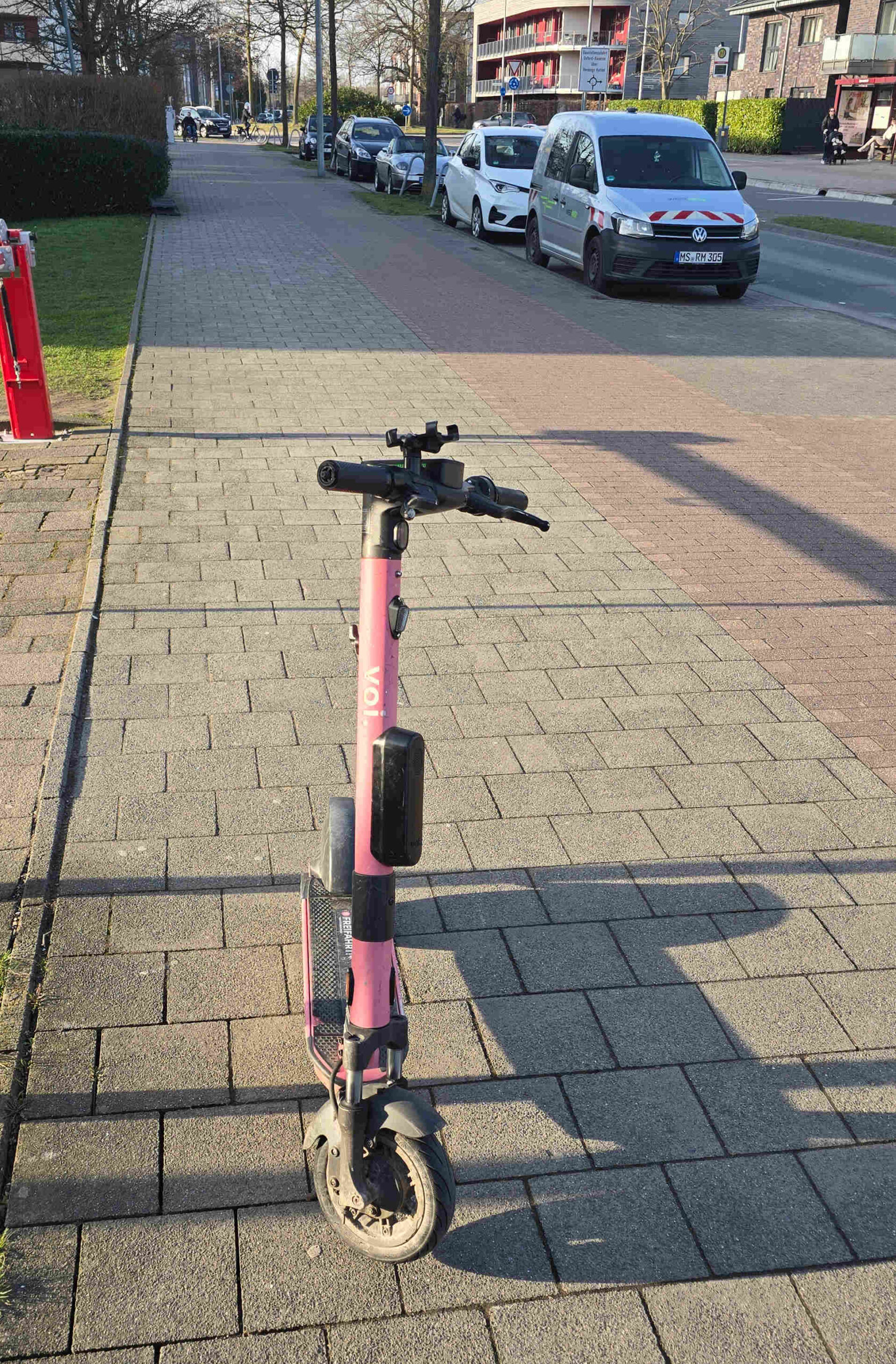 E-Scooter auf Bürgersteig