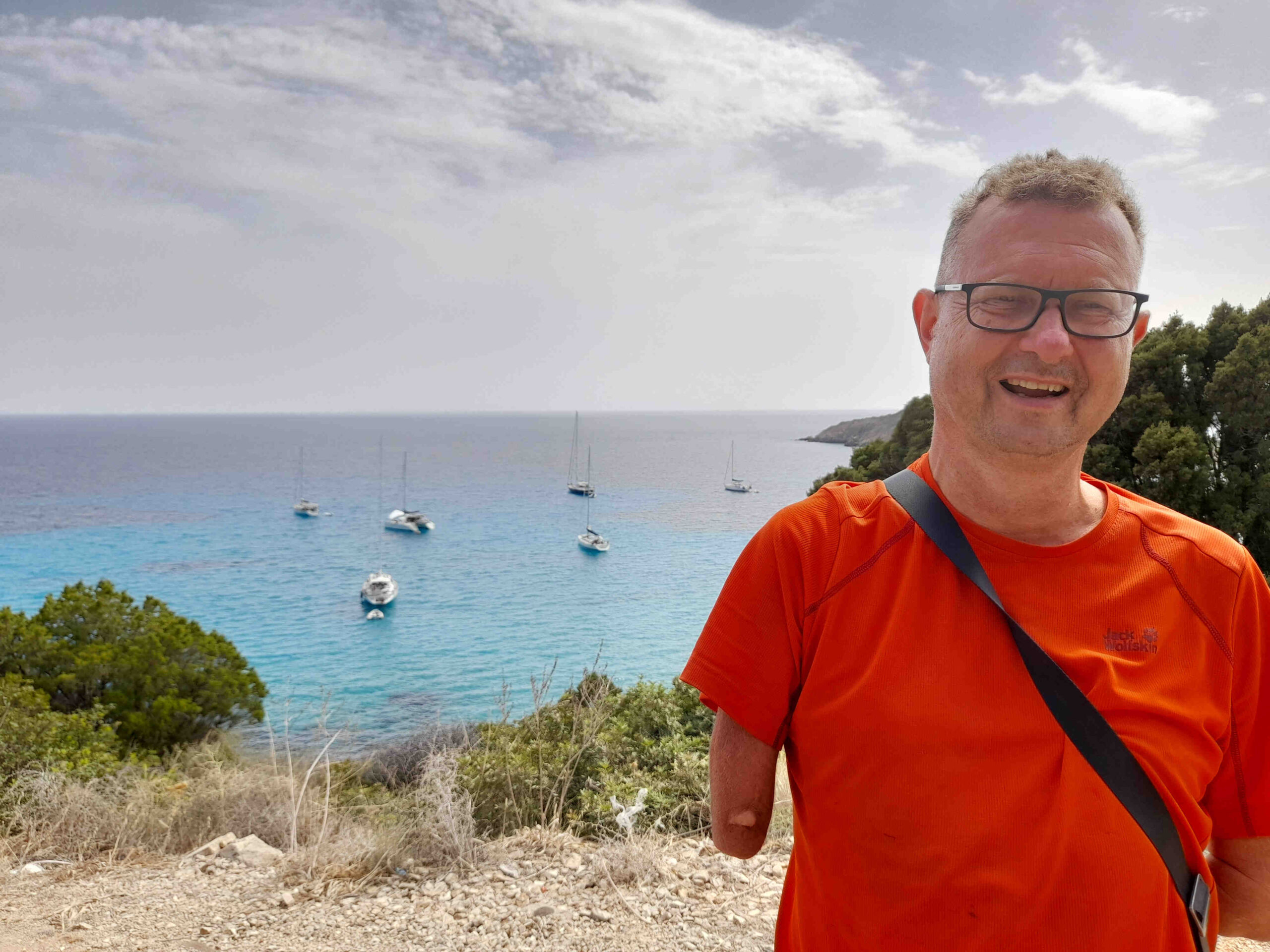 Ludwig mit Bucht und Segelbooten